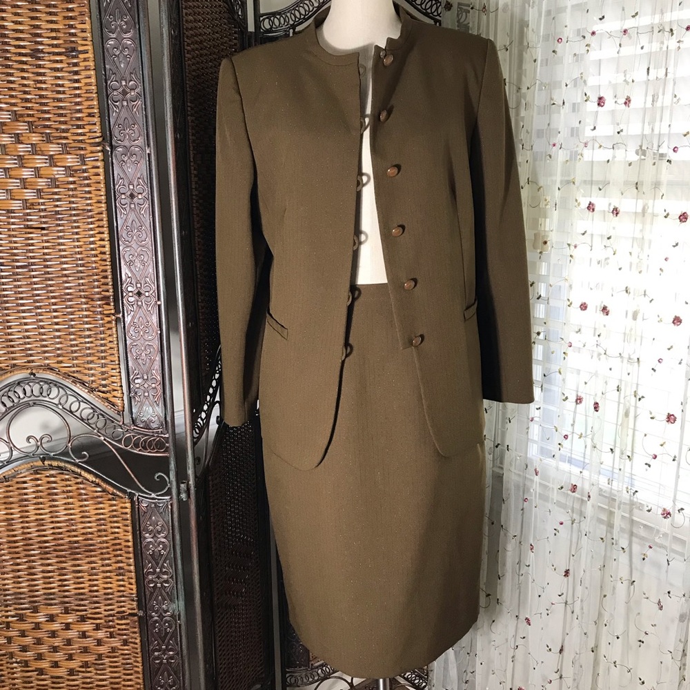 Vintage Women's Olive Green Tailored Skirt Suit Jacket Set